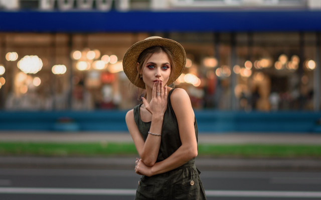Woman hat street hush fashion free wallpaper for desktop - medium preview image