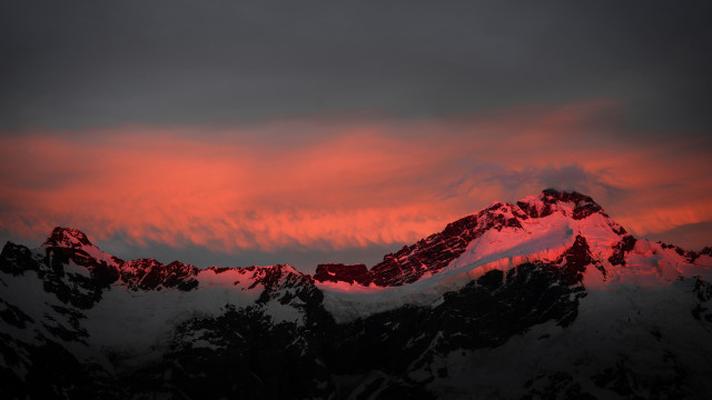Red sky mountain sunset cloud free wallpaper for desktop - medium preview image