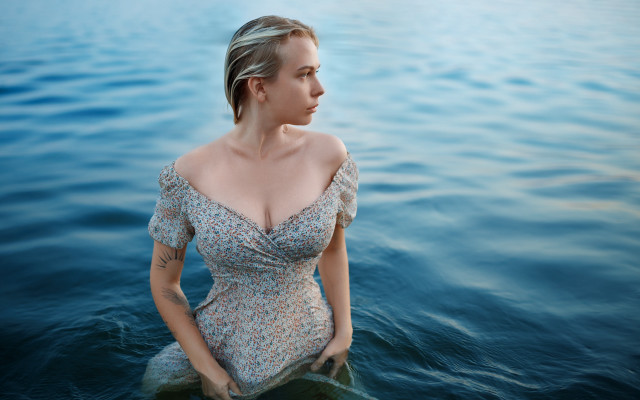 Woman dress water horizon beach #2 free wallpaper for desktop - medium preview image