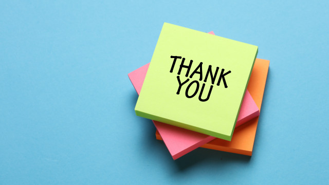 Thank you note stack postits free wallpaper for desktop - medium preview image