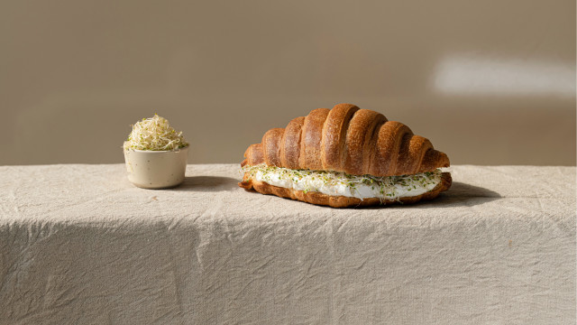 Croissant sandwich whipped cream pastel free wallpaper for desktop - medium preview image
