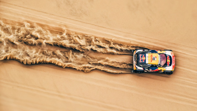 Desert car dust sand dunes free wallpaper for desktop - medium preview image