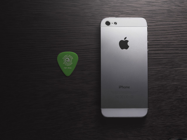 Green picker iphone black case free wallpaper for desktop - medium preview image