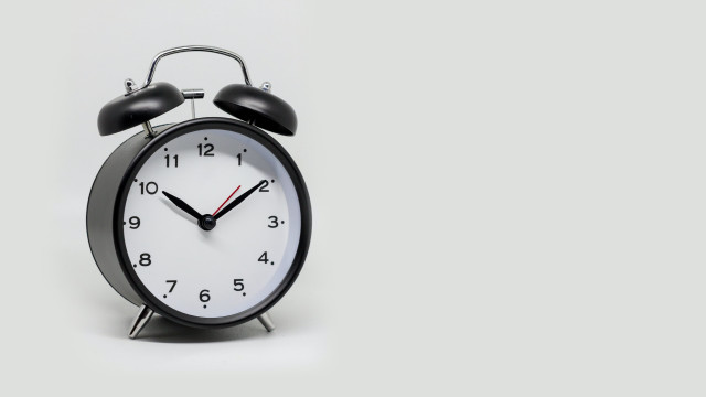 Black white clock red second free wallpaper for desktop - medium preview image