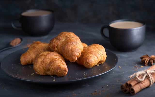 Croissants cinnamon coffee night starry free wallpaper for desktop - medium preview image