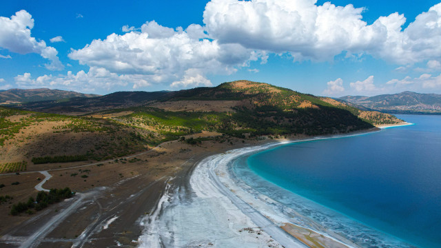 Scenic beach mountains clouds ocean free wallpaper for desktop - medium preview image