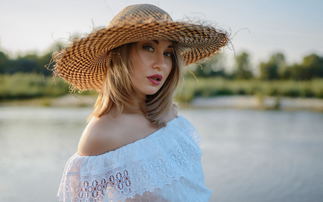 Woman hat lake frizzyhair portrait free wallpaper for desktop - medium preview image