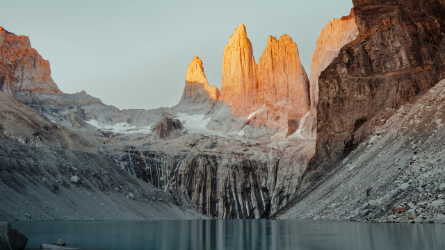 Mountain lake snowy horizon landscape free wallpaper for desktop - medium preview image