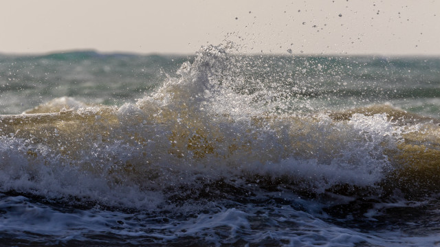 Wave ocean sky light blue free wallpaper for desktop - medium preview image