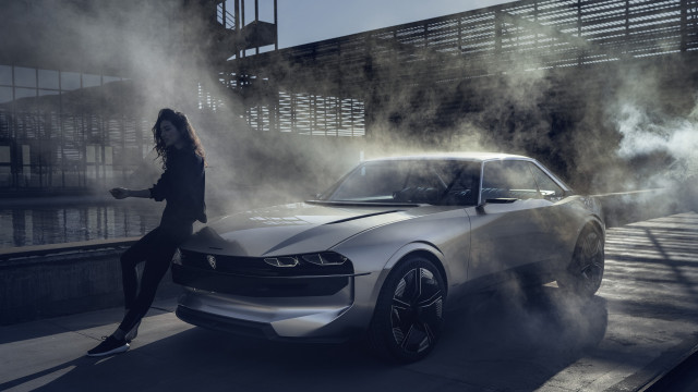 Woman car smoke urban digital free wallpaper for desktop - medium preview image