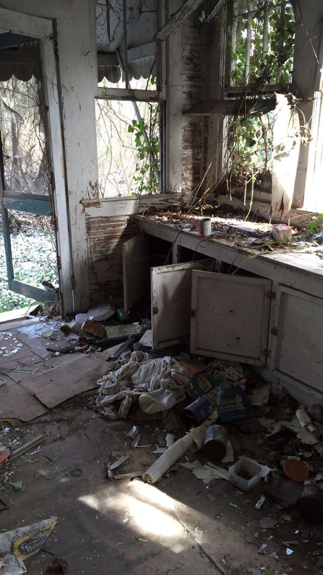 Run down kitchen trash floor free wallpaper for mobile - medium preview image