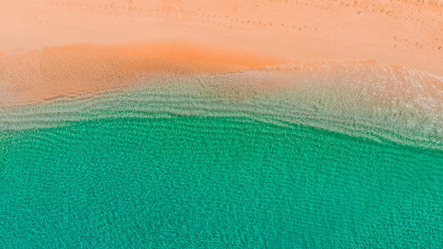 Beach ocean sand boat sky free wallpaper for desktop - medium preview image