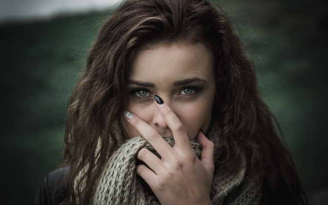 Woman ring scarf portrait photorealistic free wallpaper for desktop - medium preview image