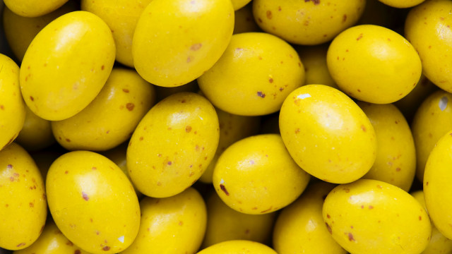 Yellow chocolate eggs brown spots free wallpaper for desktop - medium preview image