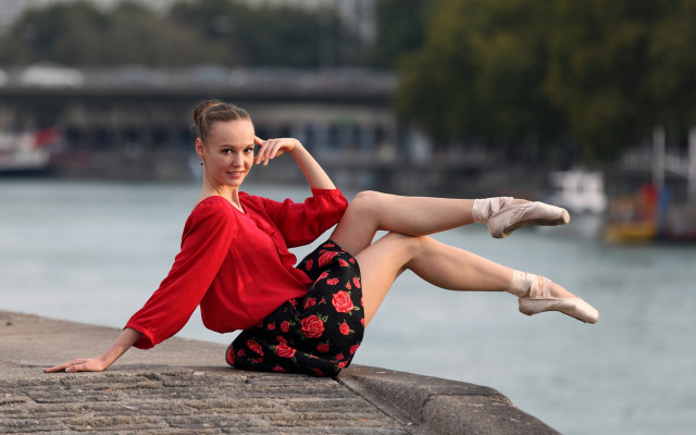Woman red shirt black skirt #2 free wallpaper for desktop - medium preview image
