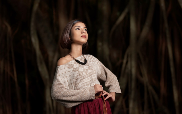 Woman dress tree araceli gilbert free wallpaper for desktop - medium preview image