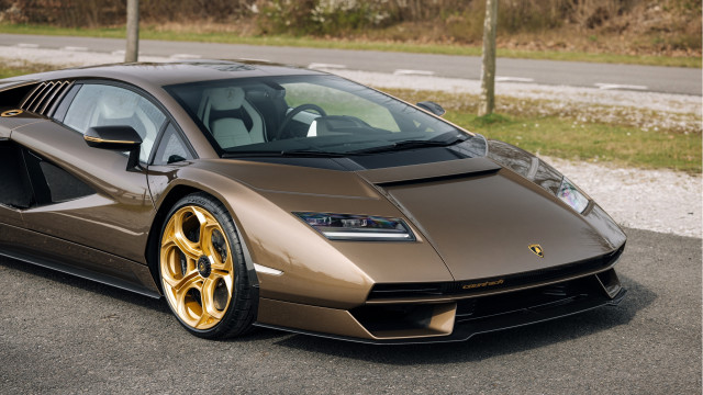 Brown sports car roadside rococo free wallpaper for desktop - medium preview image