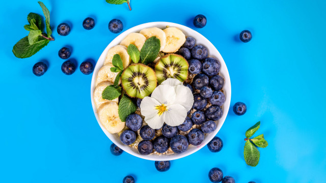 Blueberry kiwi mint bowl outdoors free wallpaper for desktop - medium preview image