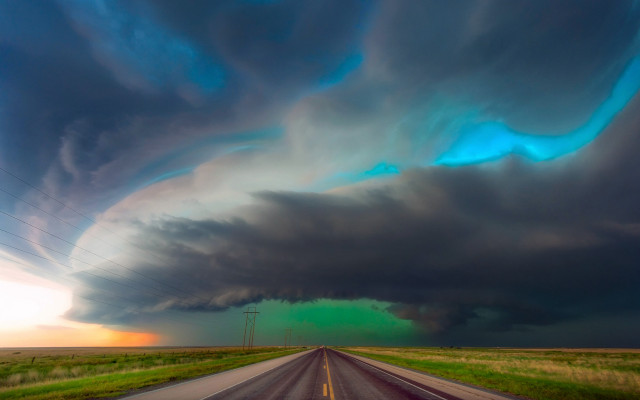 Road clouds green light sky free wallpaper for desktop - medium preview image