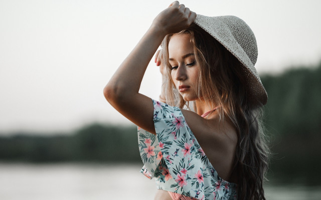 Woman hat lake fashion blurry free wallpaper for desktop - medium preview image