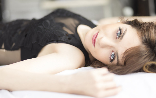 Woman laying bed portrait barbizon free wallpaper for desktop - medium preview image