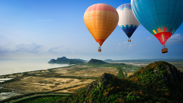 Hot air balloons mountain ocean free wallpaper for desktop - medium preview image