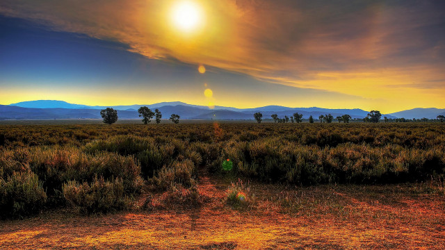 Sunset mountains lake greenball beach free wallpaper for desktop - medium preview image