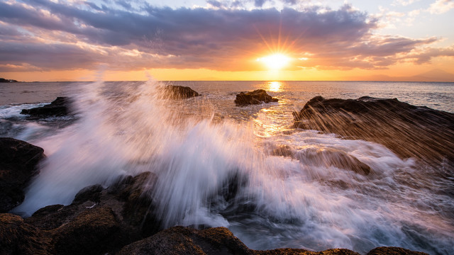 Large wave crashing sunset ocean free wallpaper for desktop - medium preview image