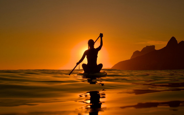 Surfboard sunset mountain water paddle free wallpaper for desktop - medium preview image