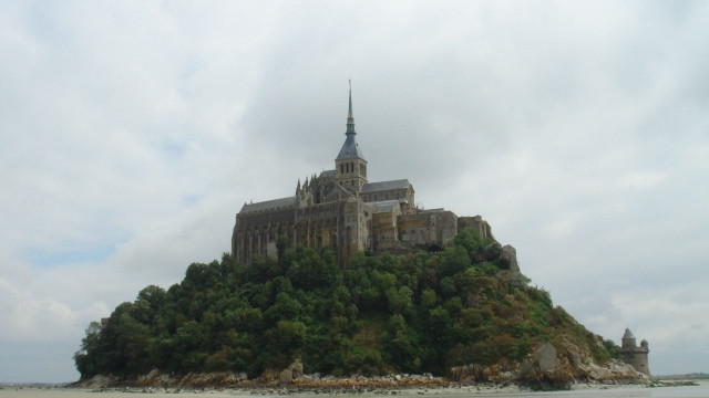 Castle tower hill forest cloudy free wallpaper for desktop - medium preview image