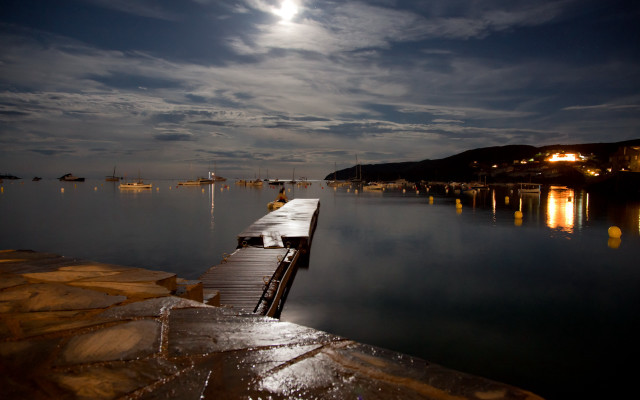 Dock full moon city lights free wallpaper for desktop - medium preview image
