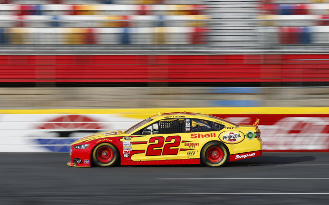 Racecar track blurry stadium red free wallpaper for desktop - medium preview image