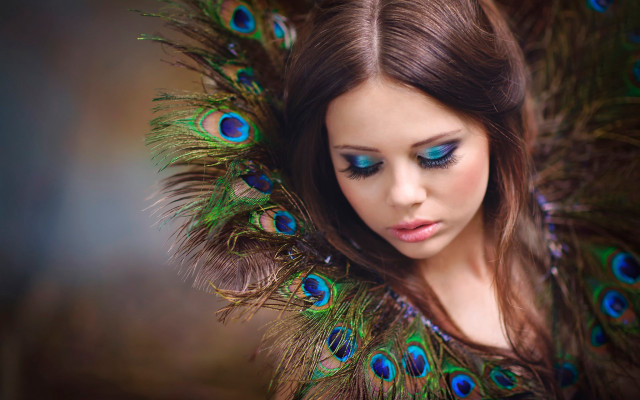 Blue eyes peacock feather fashion free wallpaper for desktop - medium preview image