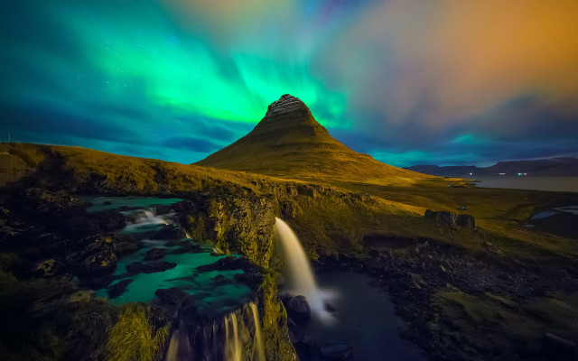 Waterfall green aurora mountains night free wallpaper for desktop - medium preview image