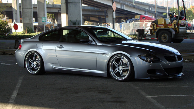 Silver car parking lot construction free wallpaper for desktop - medium preview image