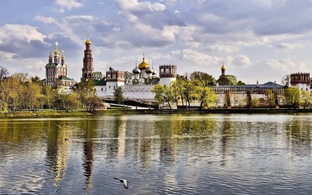 Lake bird building dome panorama free wallpaper for desktop - medium preview image