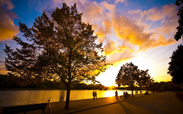 Sunset lake people trees dusk free wallpaper for desktop - medium preview image