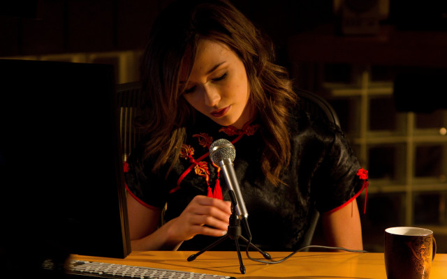 Eve ryder sitting desk microphone free wallpaper for desktop - medium preview image