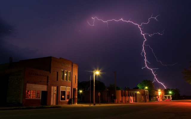 Lightning building street night storm free wallpaper for desktop - medium preview image