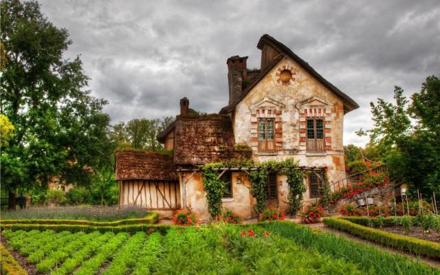 House garden cloudy sky architecture free wallpaper for desktop - medium preview image
