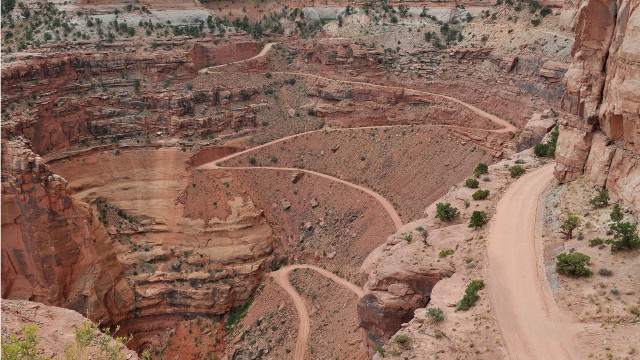 Canyon dirtroad cliff landart mattepainting free wallpaper for desktop - medium preview image