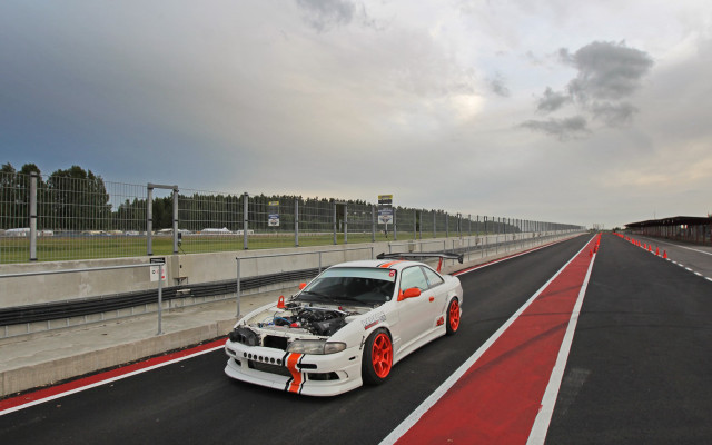White car race track urban free wallpaper for desktop - medium preview image