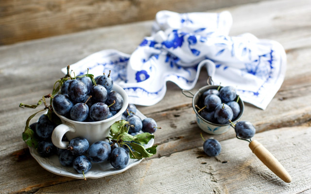 Blueberries bowl cup wooden table free wallpaper for desktop - medium preview image