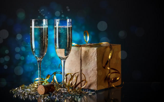 Champagne flutes gift bag christmas free wallpaper for desktop - medium preview image