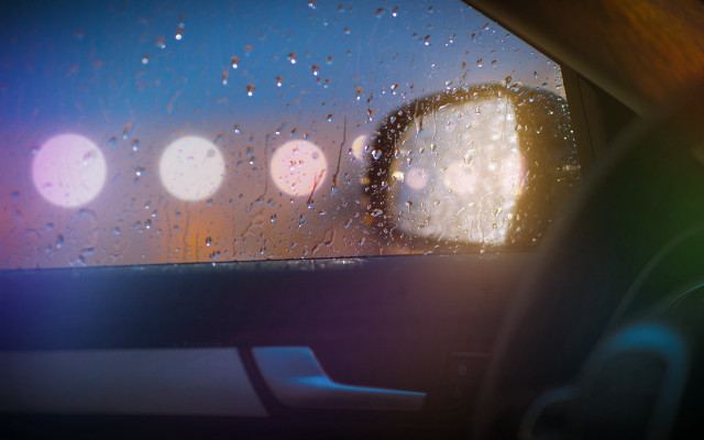 Rainy car window streetlight moon free wallpaper for desktop - medium preview image