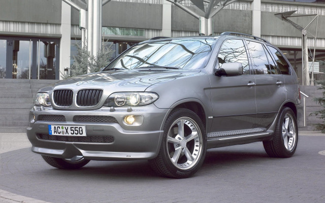 Silver car clock building parking free wallpaper for desktop - medium preview image