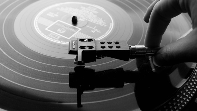 Record player remote control gun free wallpaper for desktop - medium preview image