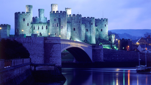 Gothic castle bridge boat night free wallpaper for desktop - medium preview image