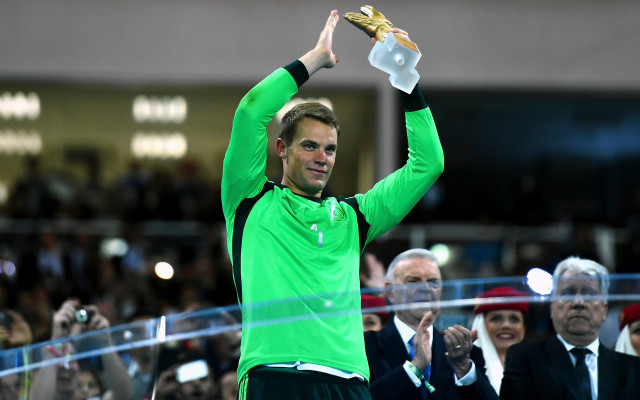 Green shirt tennis racquet bronze free wallpaper for desktop - medium preview image