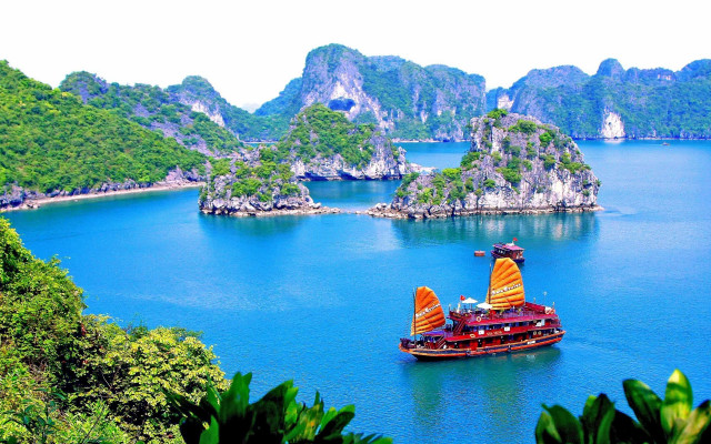 Boat mountains trees scenery ding free wallpaper for desktop - medium preview image